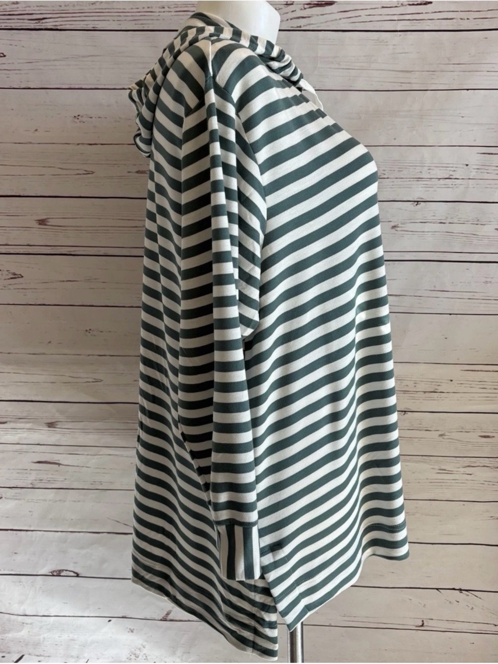 Jane and Delancey Striped Hooded Pullover Top Size 2X White Long Sleeve NWT - Picture 7 of 11